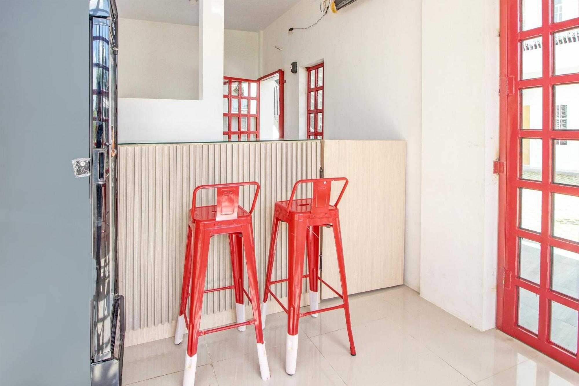 Super Oyo Collection O 92363 Kp Inn Temon Luaran gambar